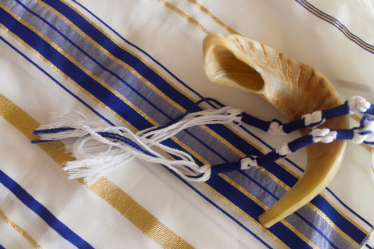 shofar_tzitzi.jpg